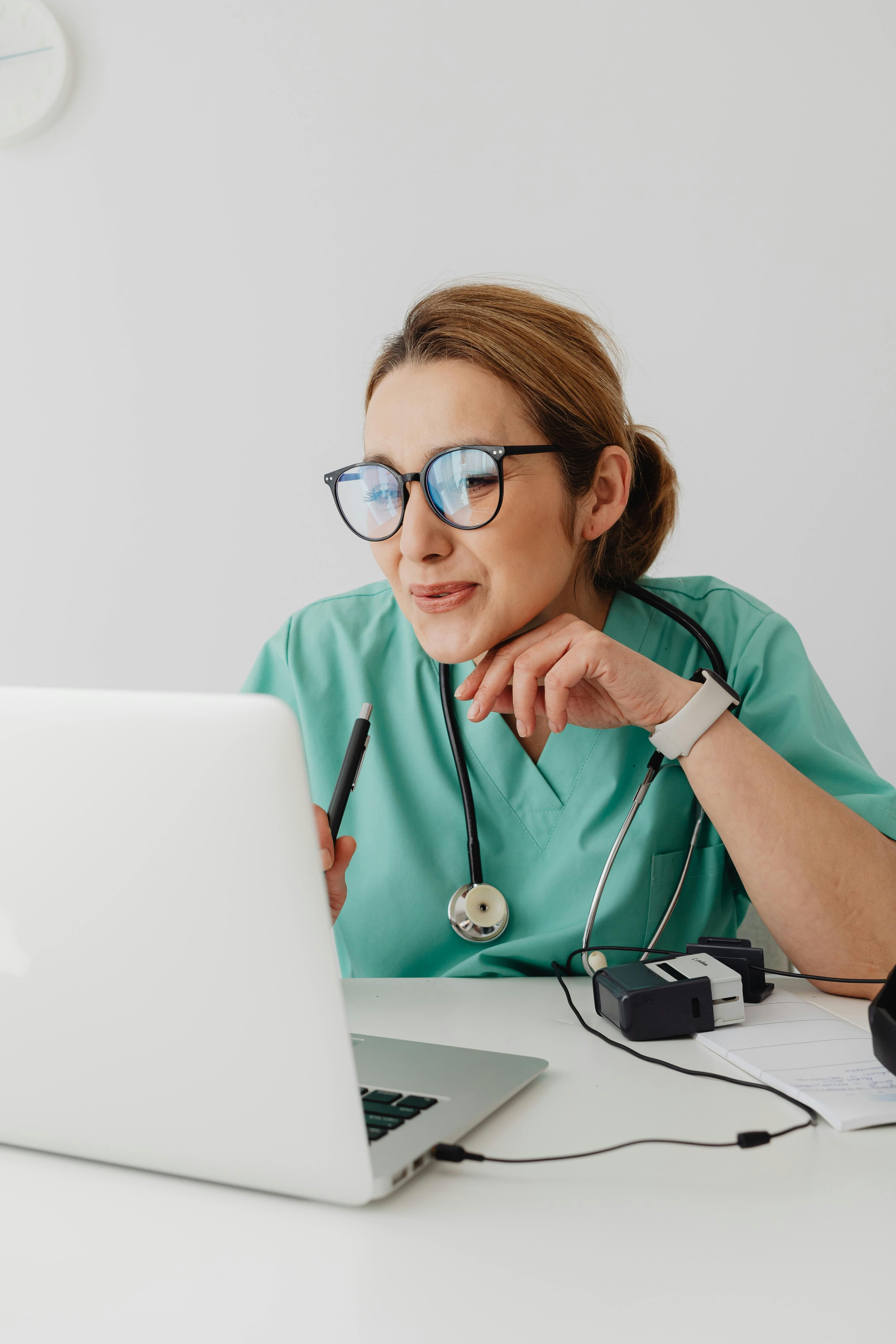 OpenEvidence vs Vera Health vs MedGPT vs Horizon : quelle IA médicale choisir en 2026 ?